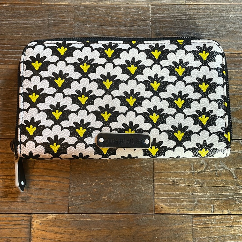 Vera Bradley Fanfare Giraffe Zippered Wallet🖤